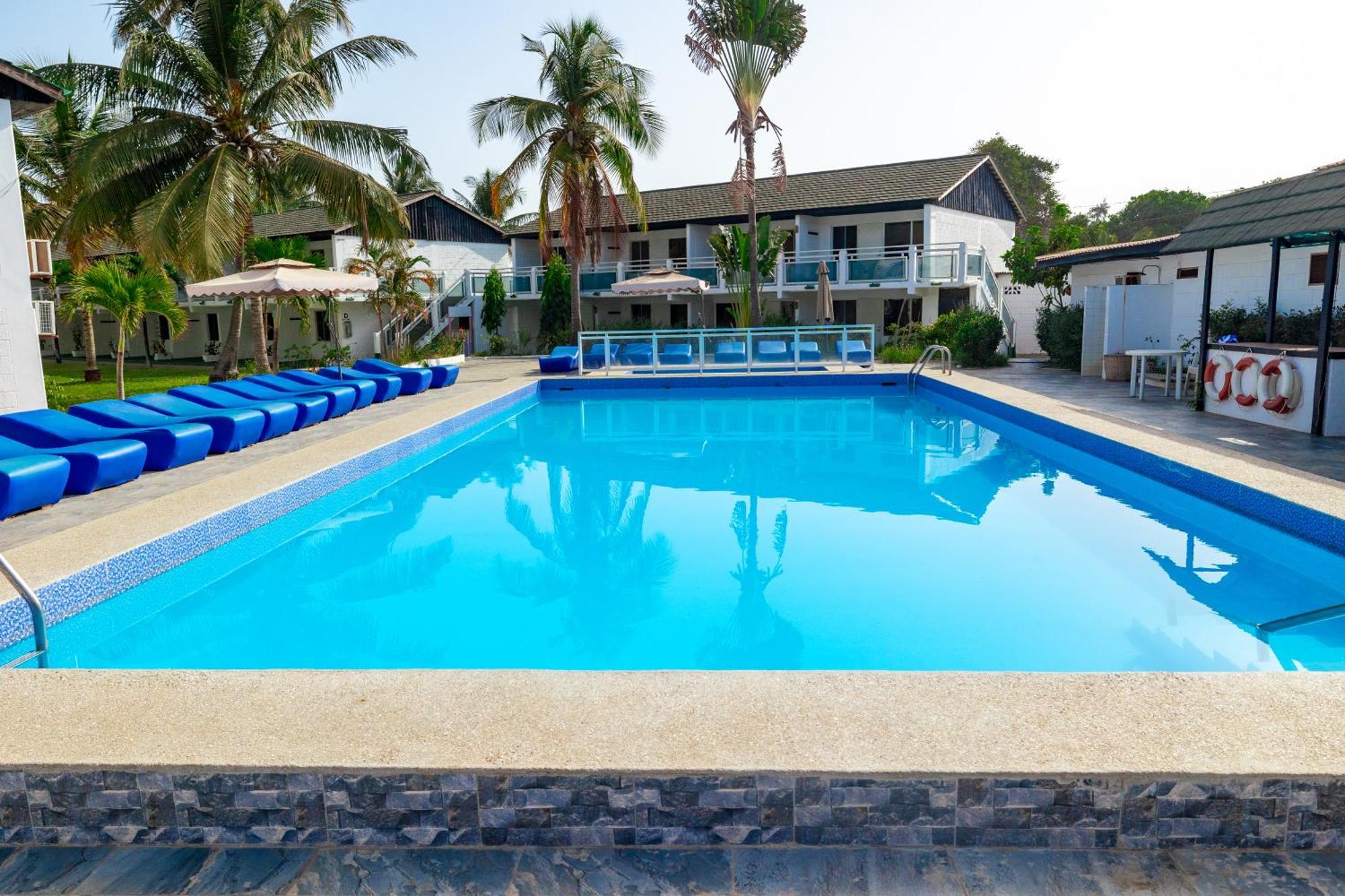 Bungalow Beach Hotel Serrekunda Exterior photo