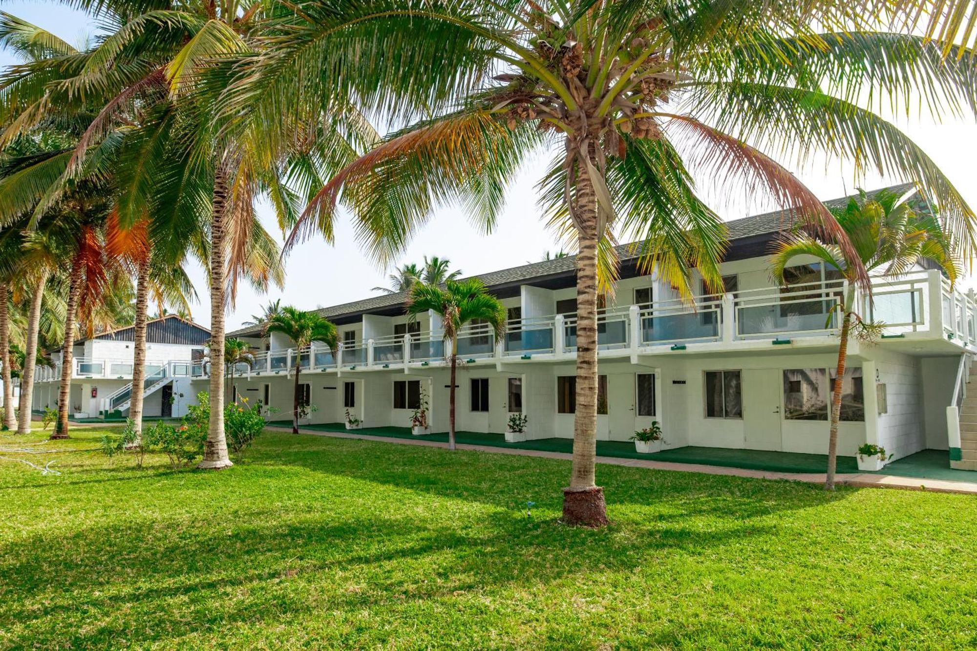 Bungalow Beach Hotel Serrekunda Exterior photo