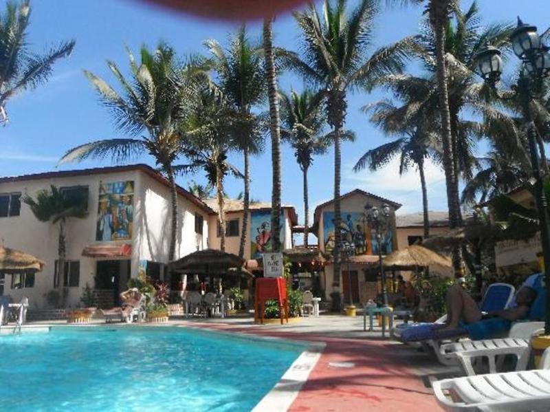 Bungalow Beach Hotel Serrekunda Exterior photo