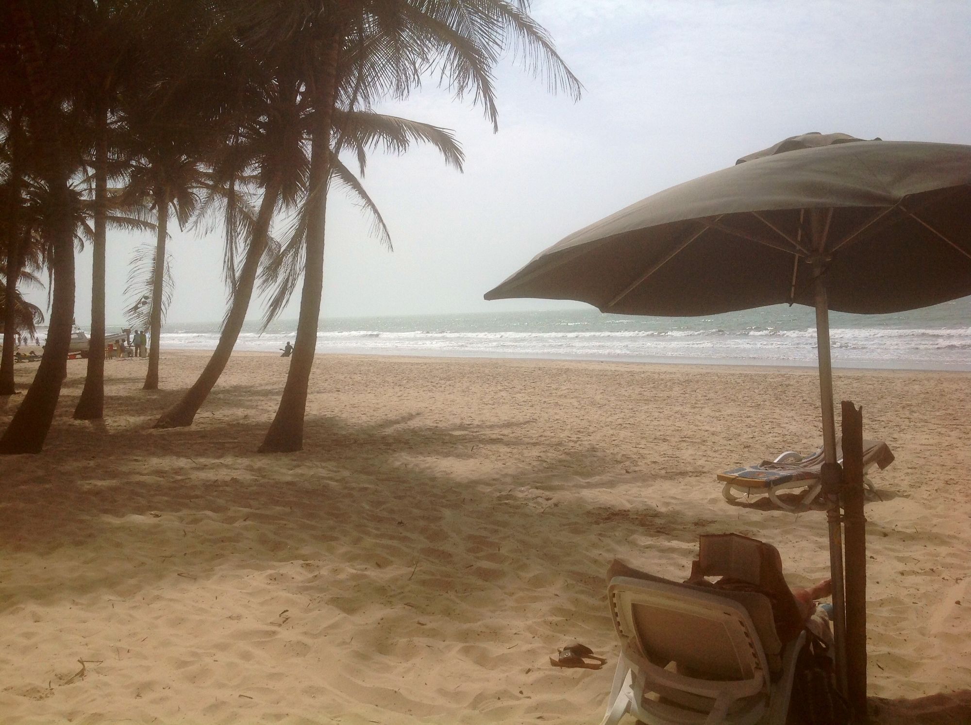 Bungalow Beach Hotel Serrekunda Exterior photo