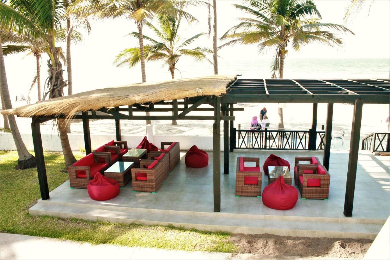 Bungalow Beach Hotel Serrekunda Exterior photo