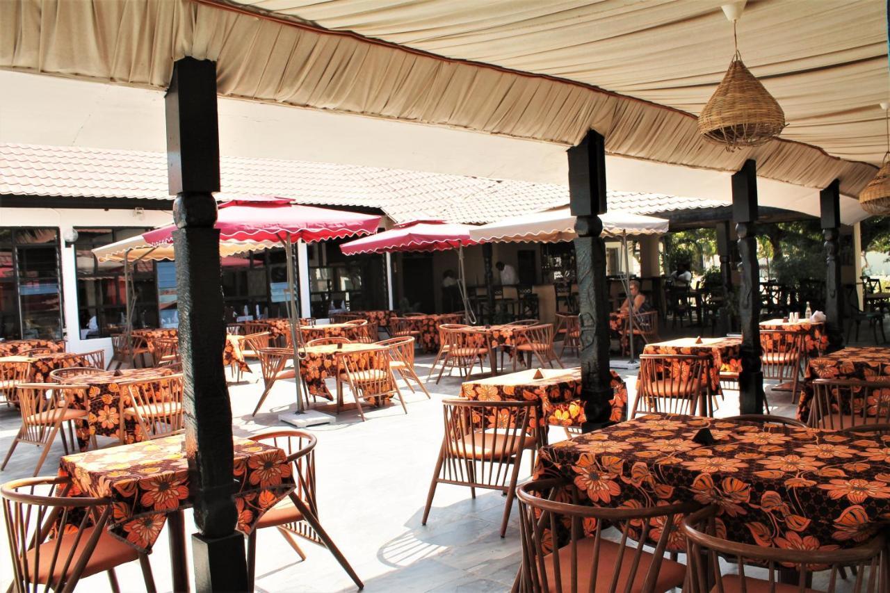 Bungalow Beach Hotel Serrekunda Exterior photo